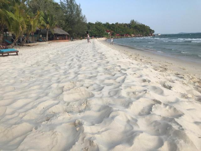 Howard Johnson Plaza By Wyndham Blue Bay Preăh Sihanŭk Zewnętrze zdjęcie