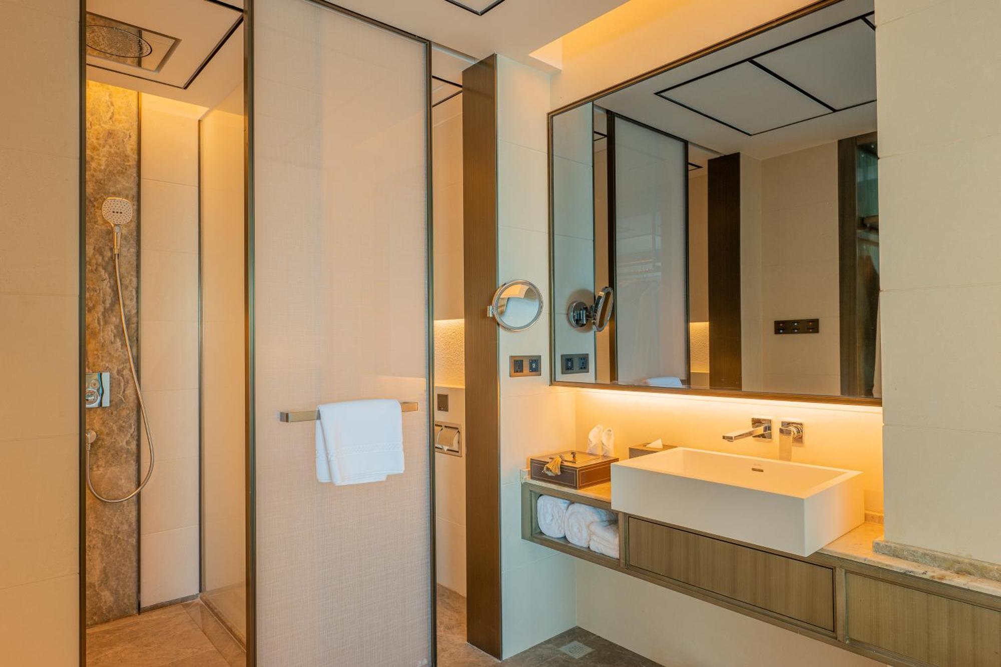 Howard Johnson Plaza By Wyndham Blue Bay Preăh Sihanŭk Zewnętrze zdjęcie