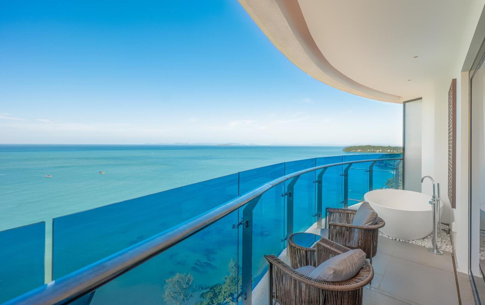 Howard Johnson Plaza By Wyndham Blue Bay Preăh Sihanŭk Zewnętrze zdjęcie